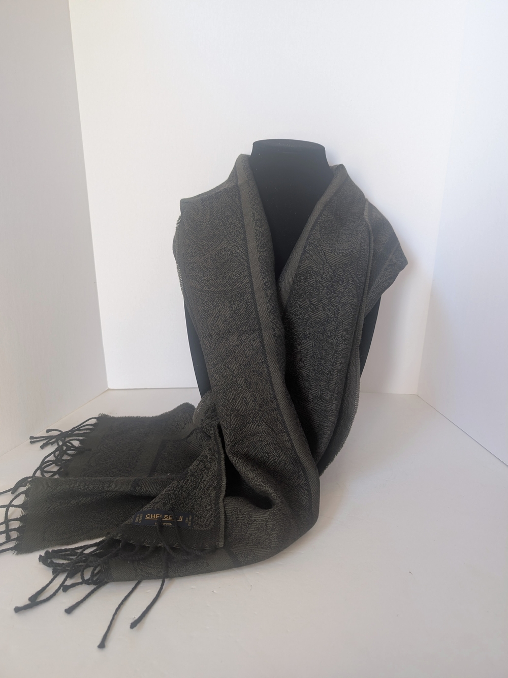 Chelsey II 100% Wool Paisley Winter Scarf Charcoal Gray Fringe Made in Germany